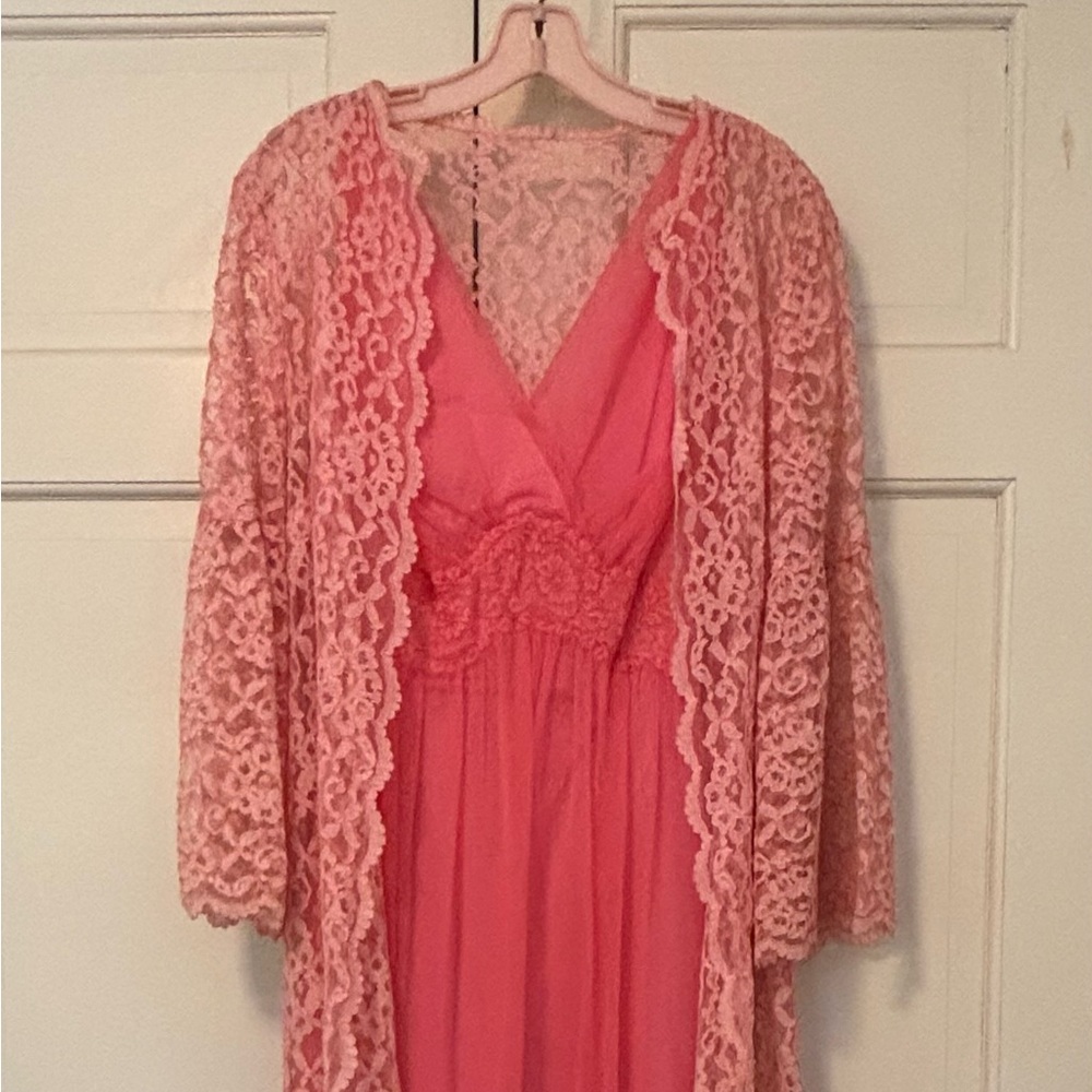 Vanity Fair Coral Lace Robe Set